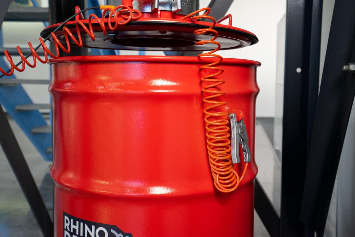 犀牛鼓套件接地和粘合