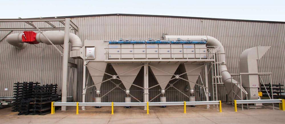 该公司从水平收集器切换到垂直墨盒除尘器，解决了它们的问题。