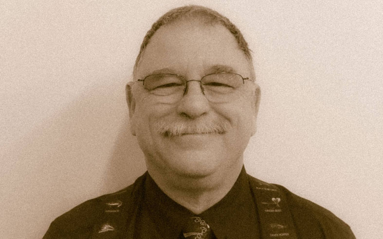 查理的老旧的棕褐色照片