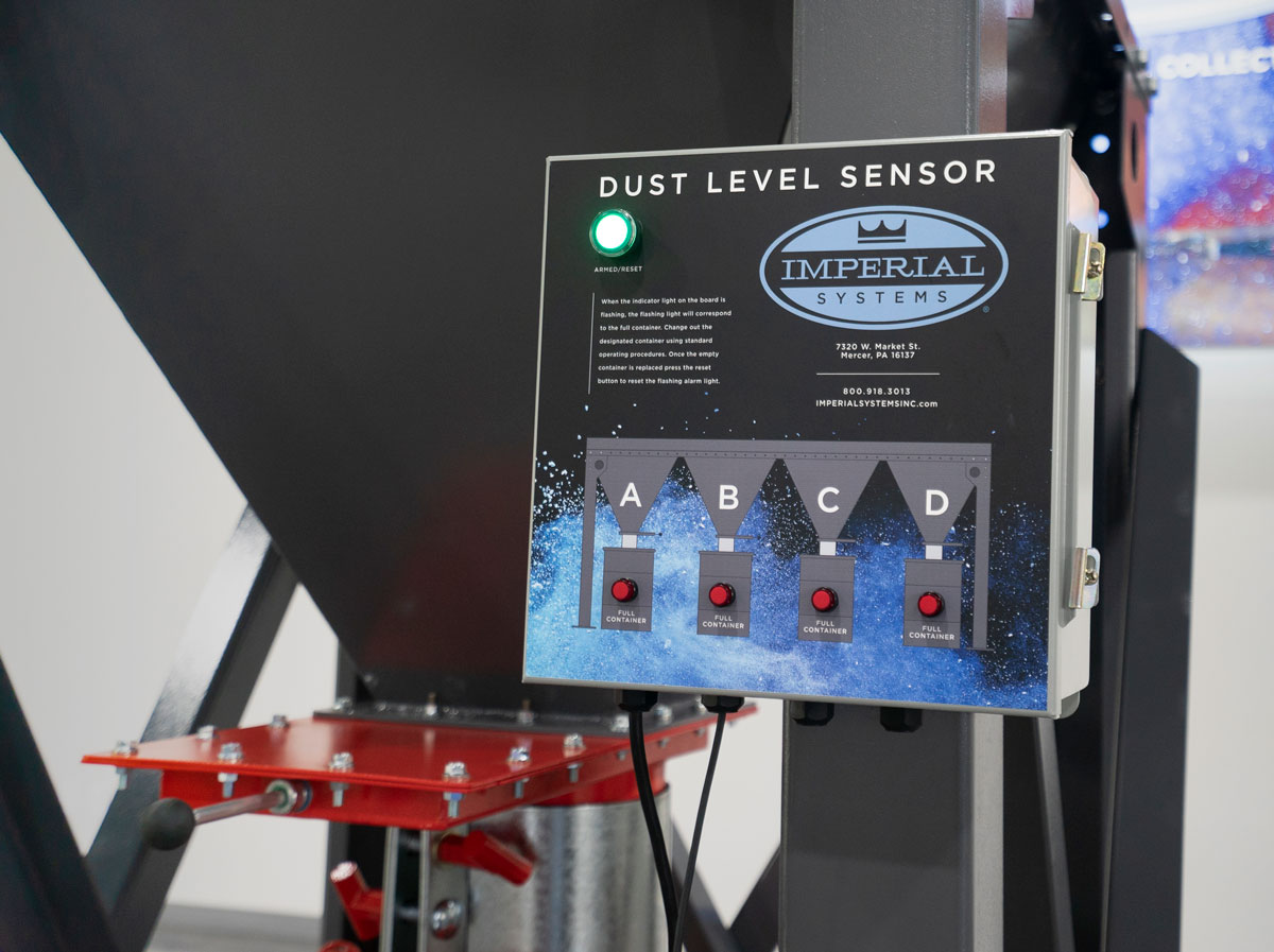 这家公司正在考虑一种粉尘水平传感器，以确保他们收集的蛋白质粉尘不会回流到料斗。