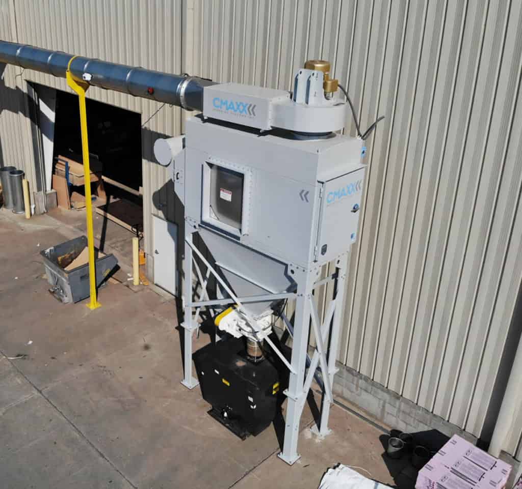 CMAXX通过过滤空气和正压保持电机控制中心清洁