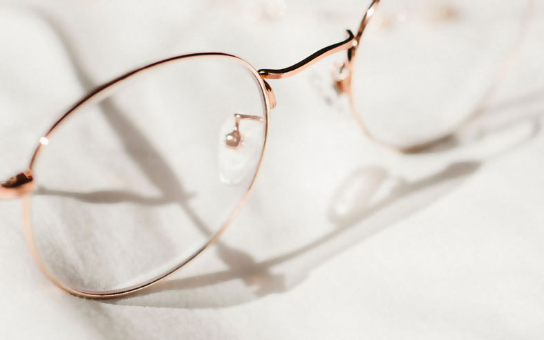 镜片打磨公司生产的眼镜