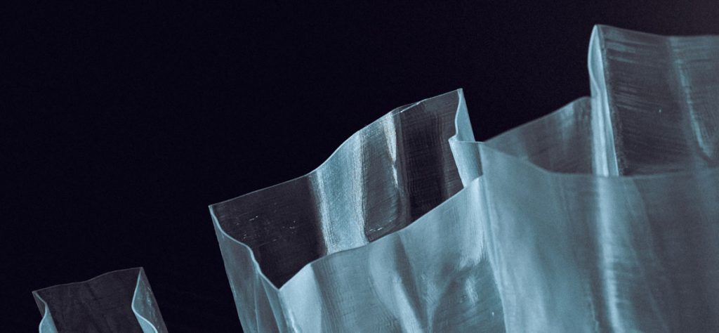 3D打印机的灰尘是一个潜在的危险，在制造对象，如这些不规则形状的挤压